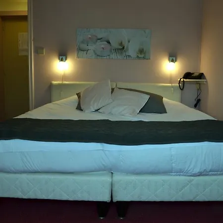 Le Relais Hotel