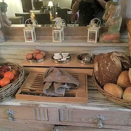 Le Relais Hotel 3*